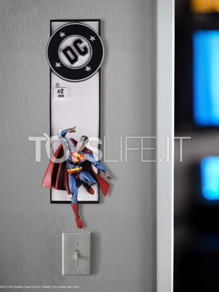 DC Direct Corner Box Superman 1:10 Statue Limited Edition