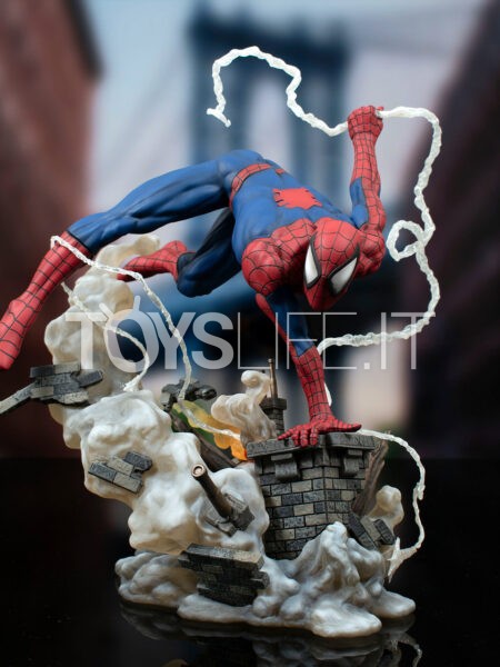 Diamond Select Marvel Milestones Spider-Man 90s 1:6 Statue