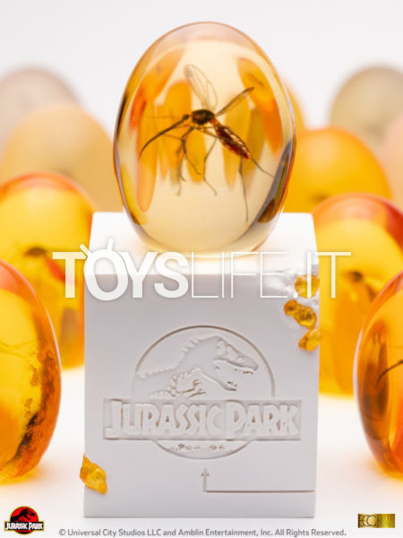 Elite Creature Collectibles Jurassic Park Elephant Mosquito in Amber Statue