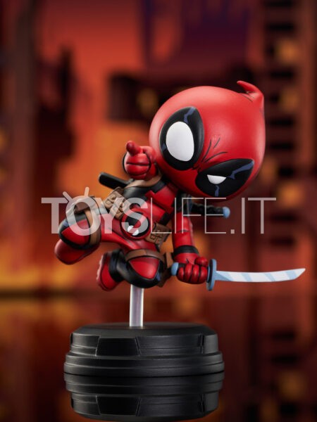Gentle Giant Marvel Comics Deadpool Jumping Animated Statue By Skottie Young