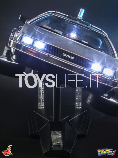 Hot toys Back To The Future Part II Delorean Time Machine 1:6 Movie Masterpiece Vehicle Replica