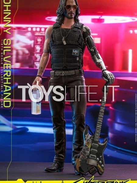 Hot Toys Cyberpunk 2077 Johnny Silverhand Videogame Masterpiece 1:6 Figure
