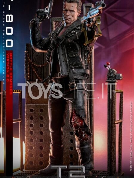 Hot Toys Terminator 2 T-800 Battle Damaged Version 2.0 1:6 Figure