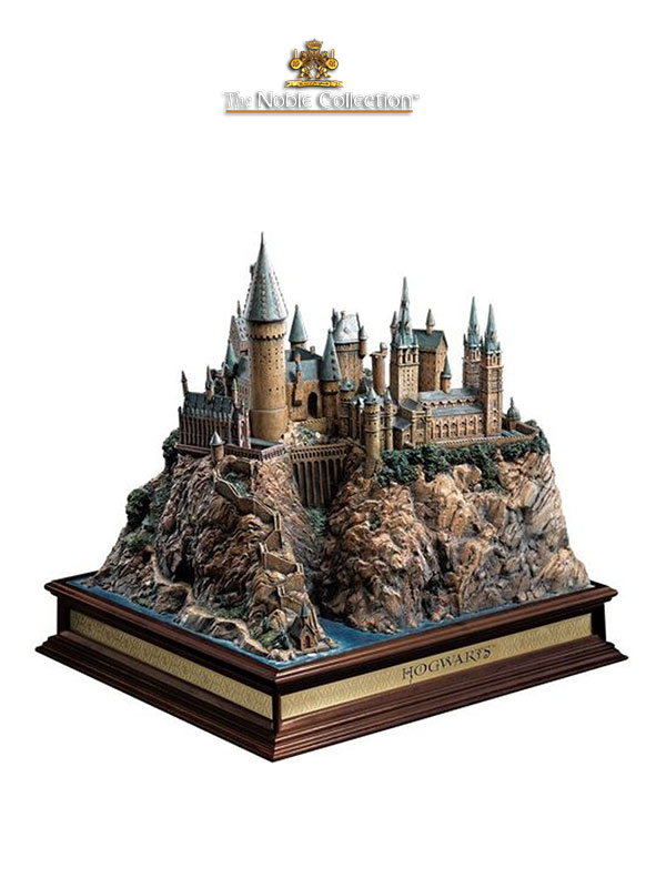 Noble Collection Harry Potter Hogwarts Castle Replica