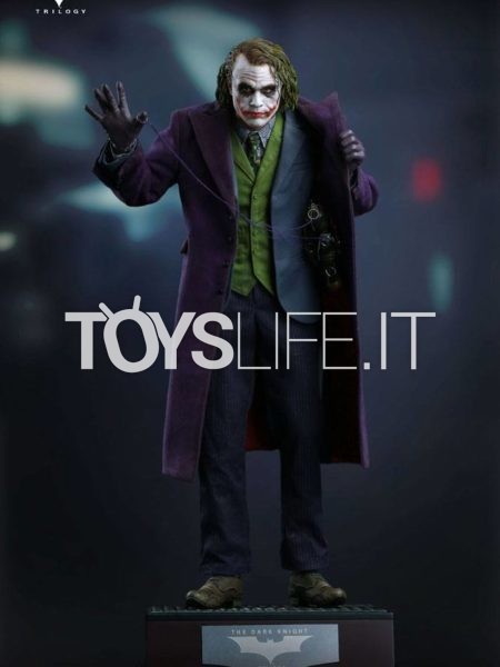 Queen Studios DC Batman The Dark Knight The Joker 1:4 Statue Regular/ Artist Edition